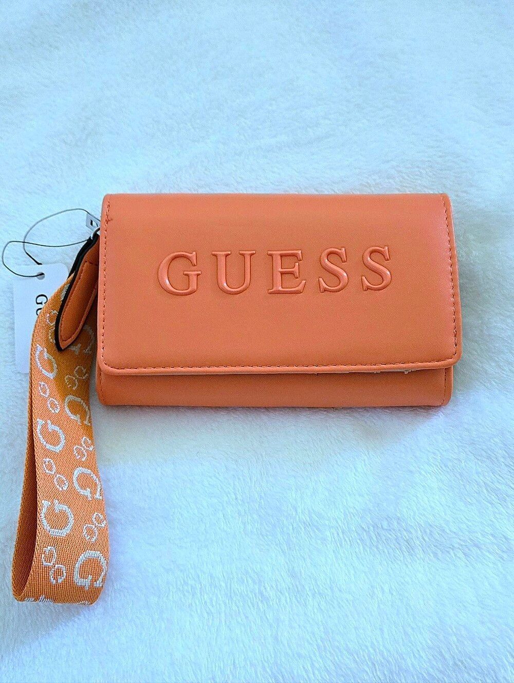 Guess❓️ "Finnian" Wristlet - NWT - Picture 16 of 16
